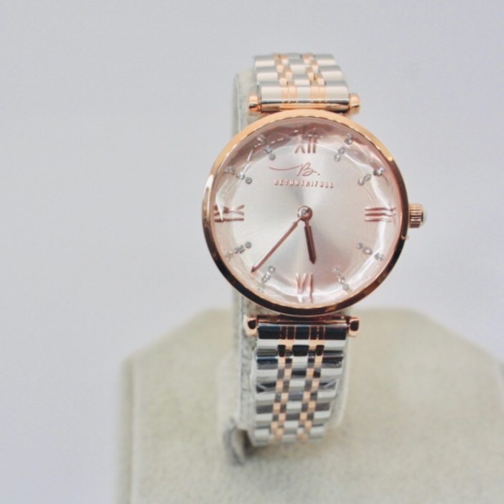 Quartz Watch in Rose Gold - Picture 10 of 16